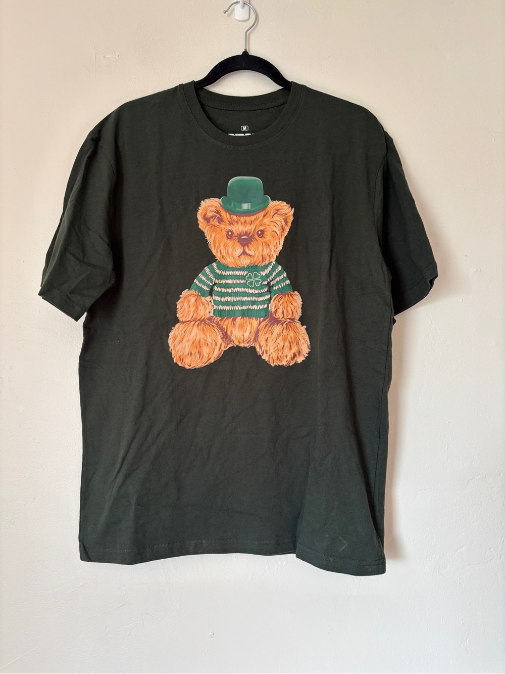NWT Ripple Junction Men’s Green Irish Bear Shirt Size M